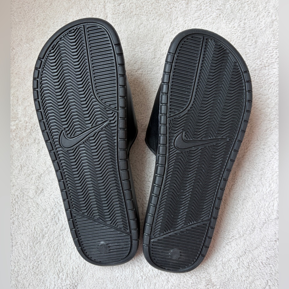NWOT Nike Benassi JDI Black and White Slide Sandals Men Size 13 - Picture 8 of 9